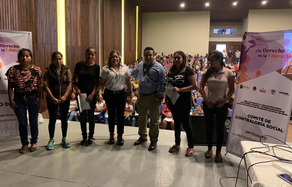 Evidencia fotográfica de actividades de promoción de Contraloría Social