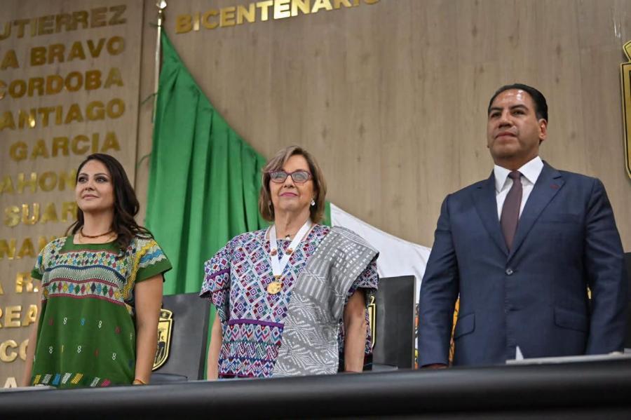 Ana Laura Romero Basurto asiste a la Sesión Solemne de entrega de la Medalla “Rosario Castellanos”