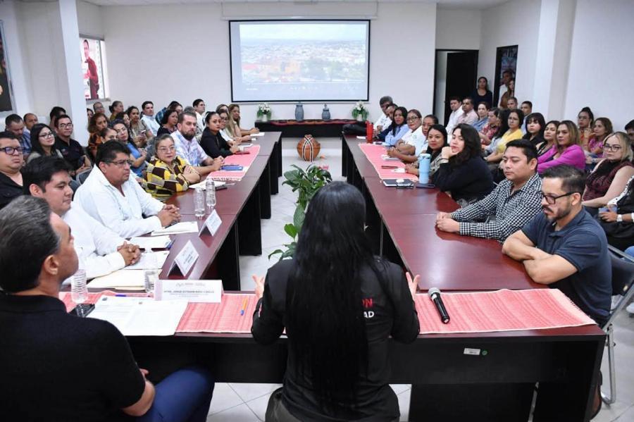 Fortalecen capacidades del gabinete legal y ampliado en materia de transparencia